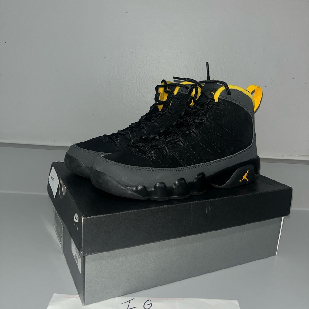 Jordan retro 9 Dark charcoal size 6Y